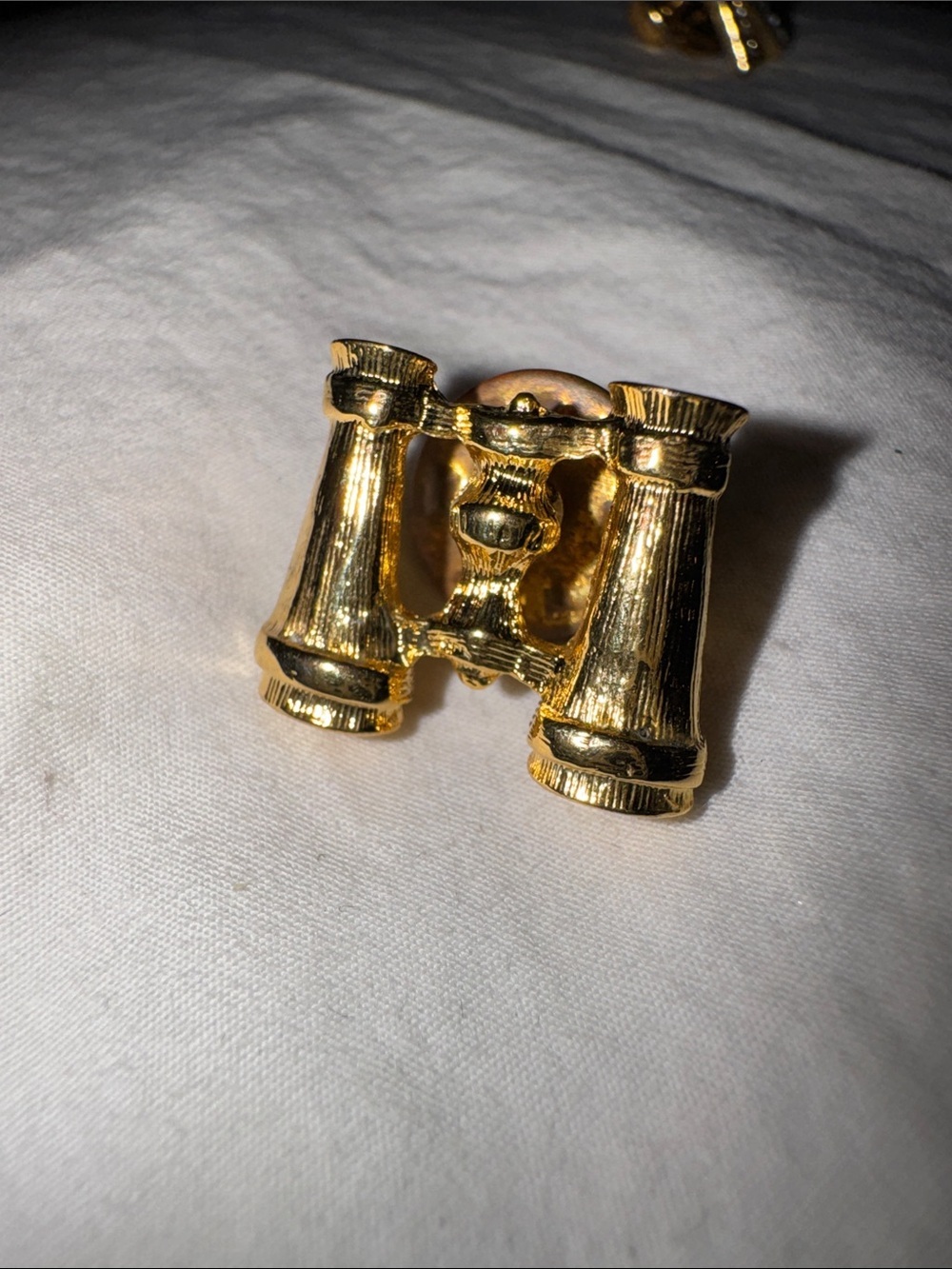 Gold tone Binoculars Lapel Pin / Tie Tack - Vintage Inspired